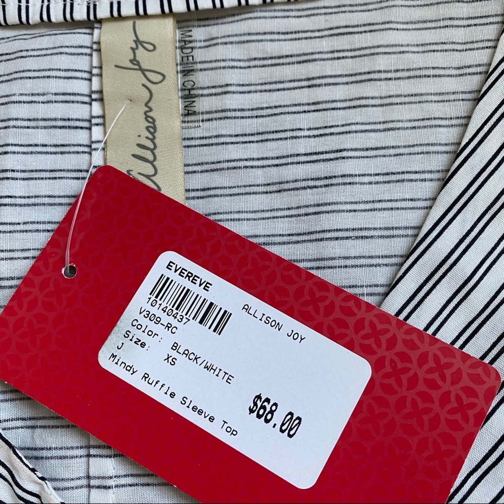 NWT Ruffle Sleeve Top - Picture 6 of 12